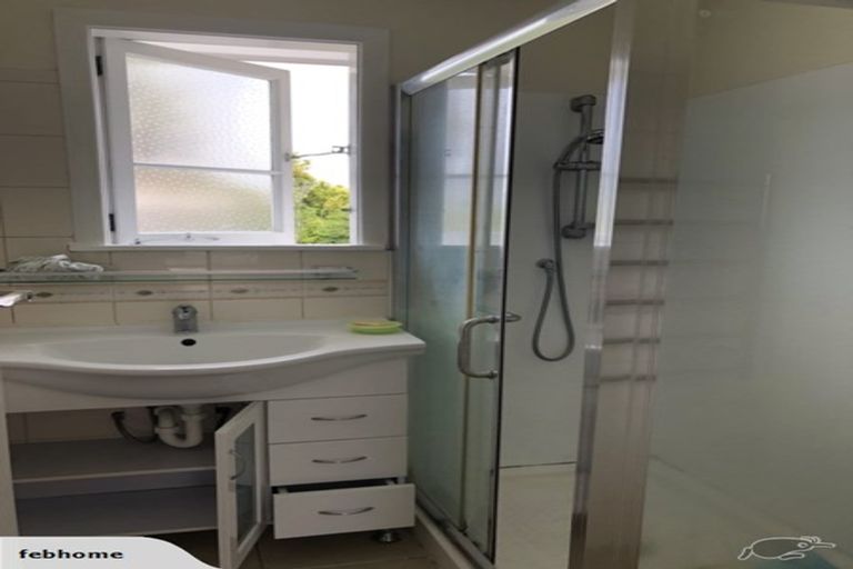 Photo of property in 686 East Coast Road, Pinehill, Auckland, 0630