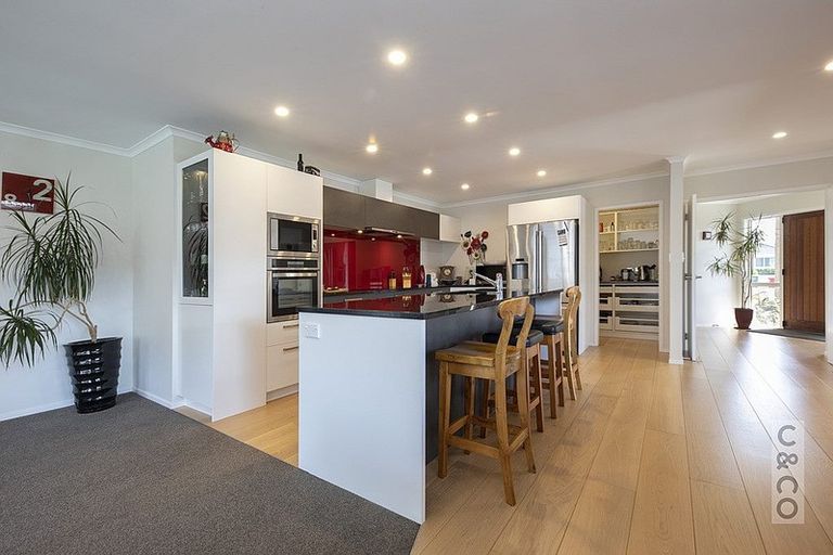 Photo of property in 8 Larmer Drive, Kumeu, 0810