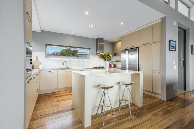 Photo of property in 3 Bath Street, Plimmerton, Porirua, 5026