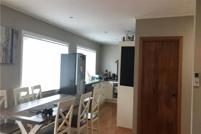 Photo of property in 126 Flanshaw Road, Te Atatu South, Auckland, 0610