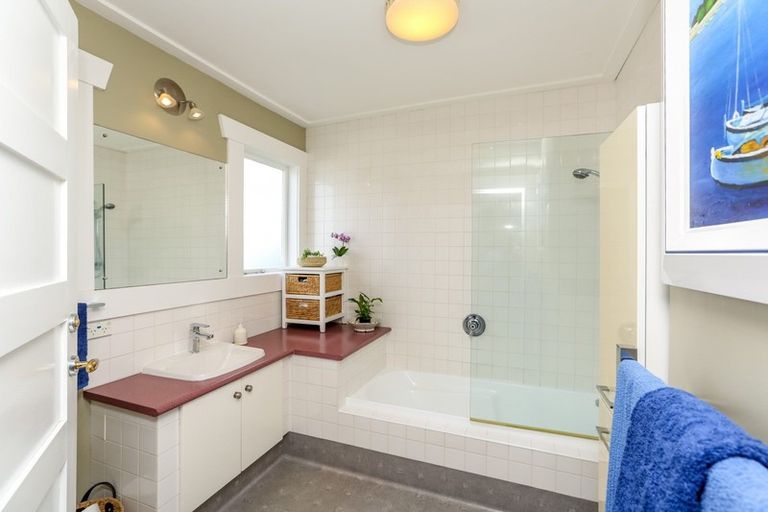 Photo of property in 8 Dorset Avenue, Westown, New Plymouth, 4310