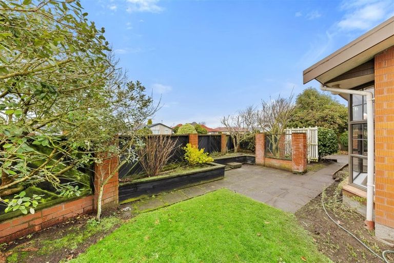 Photo of property in 11 Karnak Crescent, Russley, Christchurch, 8042