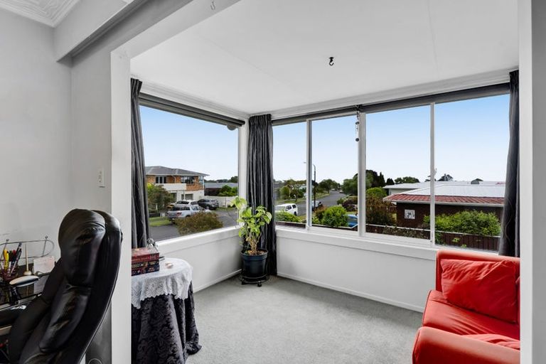 Photo of property in 47 Nevada Drive, Merrilands, New Plymouth, 4312