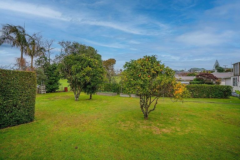 Photo of property in 1 The Crescent, Waihi Beach, 3611