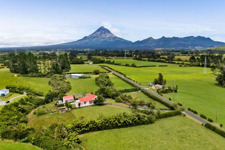 Photo of property in 1245 Upland Road, Egmont Village, Inglewood, 4386