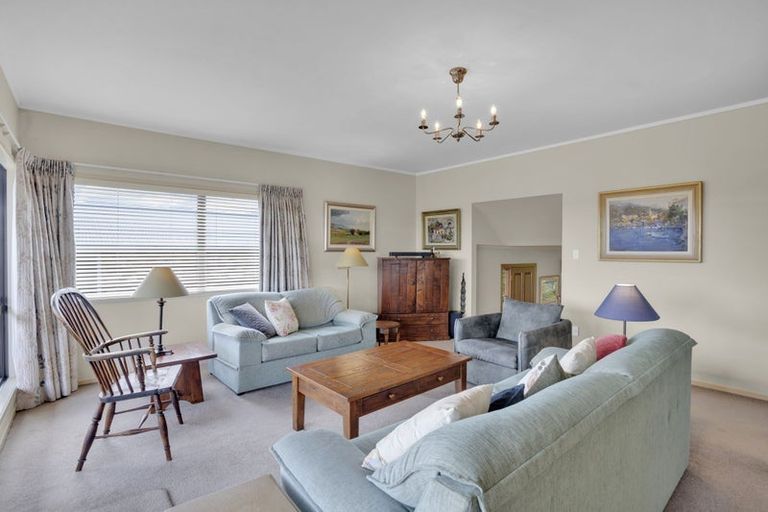 Photo of property in 135a Lake Crescent, Hamilton Lake, Hamilton, 3204