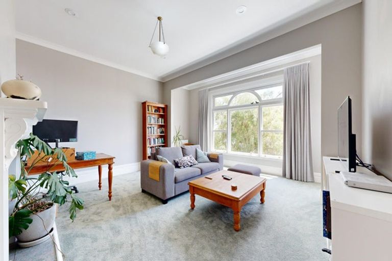 Photo of property in 31 Maarama Crescent, Aro Valley, Wellington, 6021
