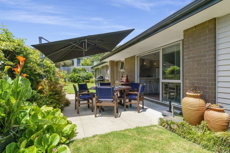 Photo of property in 37 Rochfort Crescent, Pyes Pa, Tauranga, 3112