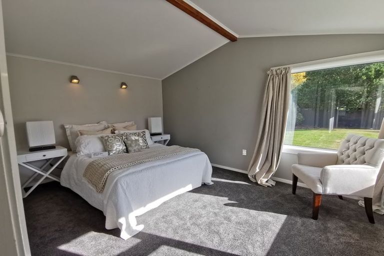 Photo of property in 379 Withells Road, Avonhead, Christchurch, 8042