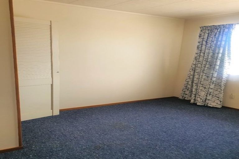 Photo of property in 22 Penfold Place, Henderson, Auckland, 0610