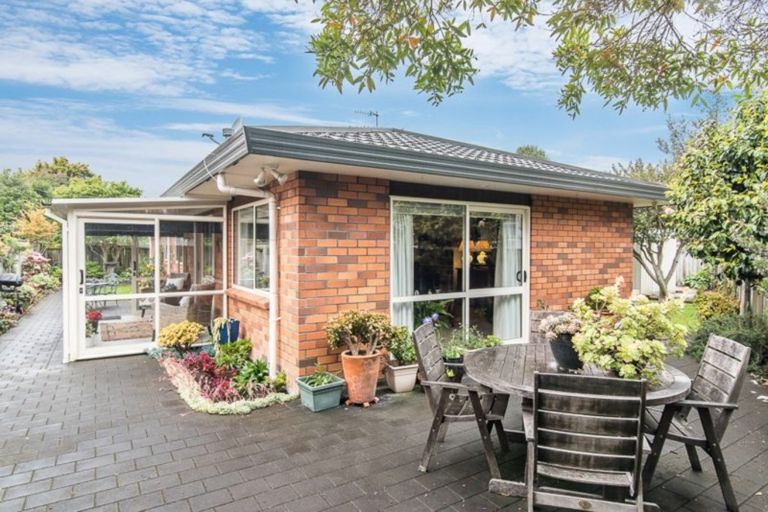 Photo of property in 6 Fleetwood Grove, Waikanae, 5036