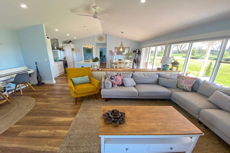 Photo of property in 35 Sears Road, Meeanee, Napier, 4183