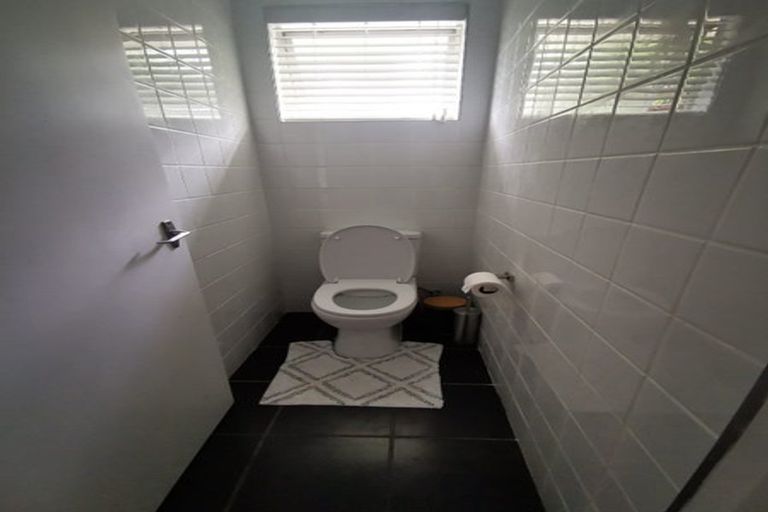 Photo of property in 29 Onedin Place, Titirangi, Auckland, 0604