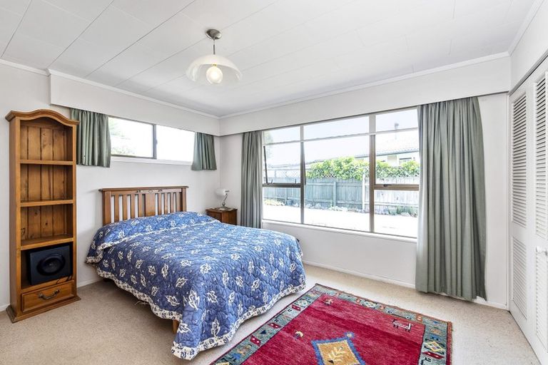 Photo of property in 6 Tawa Street, Waikanae, 5036