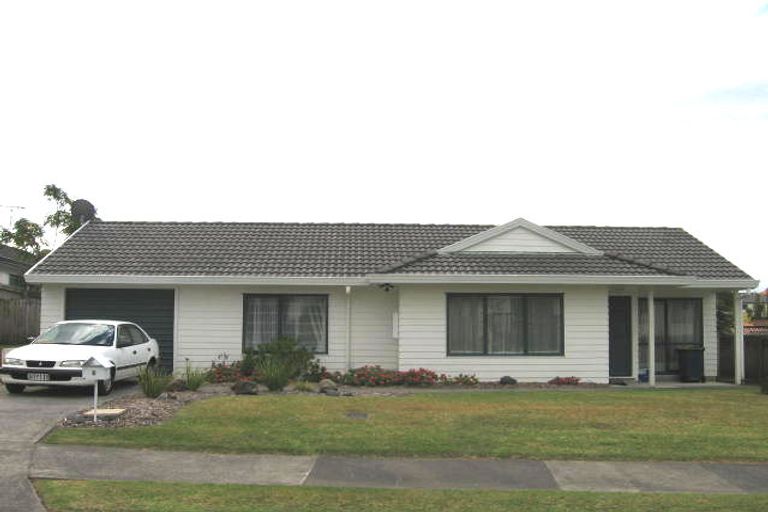 Photo of property in 6 Wyatt Place, Glendene, Auckland, 0602
