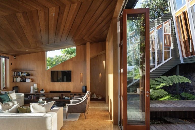 Photo of property in 19 Jubilee Avenue, Devonport, Auckland, 0624