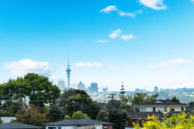 Photo of property in 1 Sandhurst Rise, Henderson, Auckland, 0612