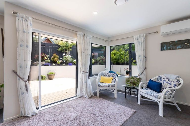 Photo of property in 11 Ruapehu Drive, Fitzherbert, Palmerston North, 4410