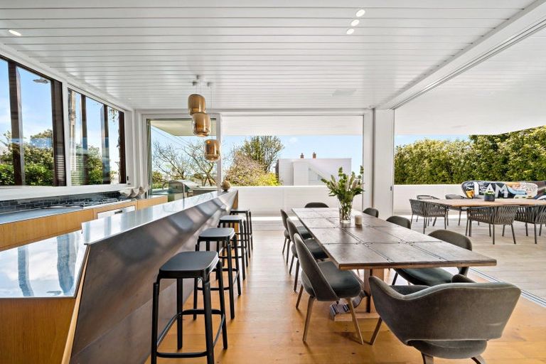 Photo of property in 215 Jervois Road, Herne Bay, Auckland, 1011