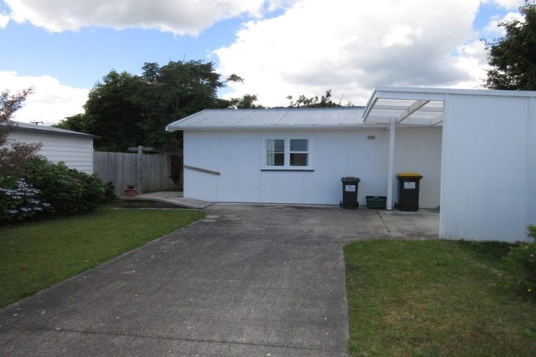 Photo of property in 32 Rimu Street, Waikanae, 5036
