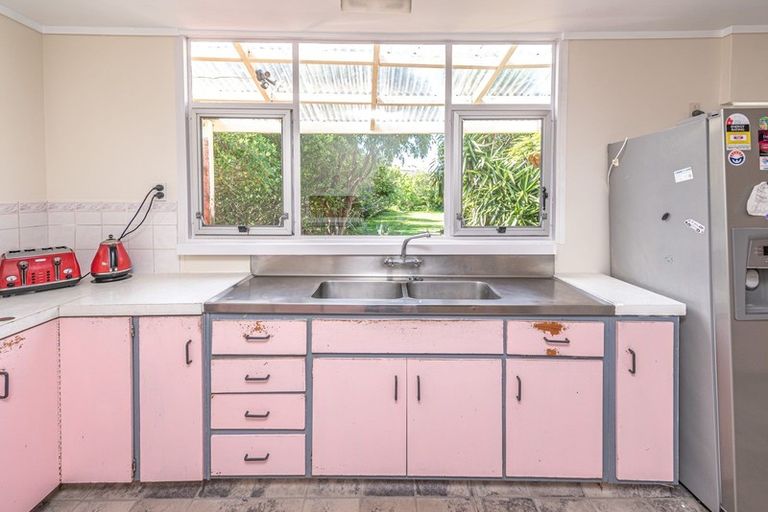 Photo of property in 10 Puriri Street, Gonville, Whanganui, 4501