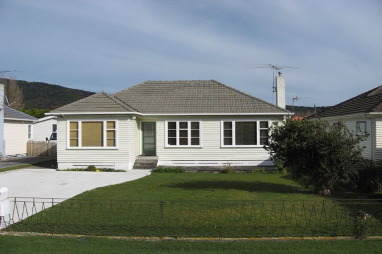 Photo of property in 29 Fitzherbert Road, Wainuiomata, Lower Hutt, 5014