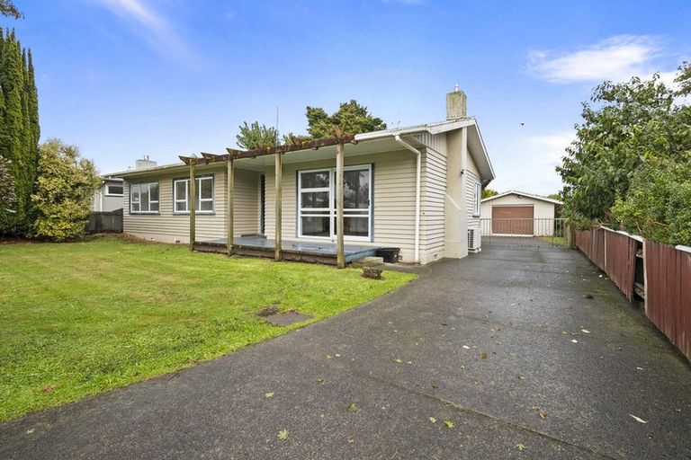 Photo of property in 22 Waterloo Crescent, Hokowhitu, Palmerston North, 4410