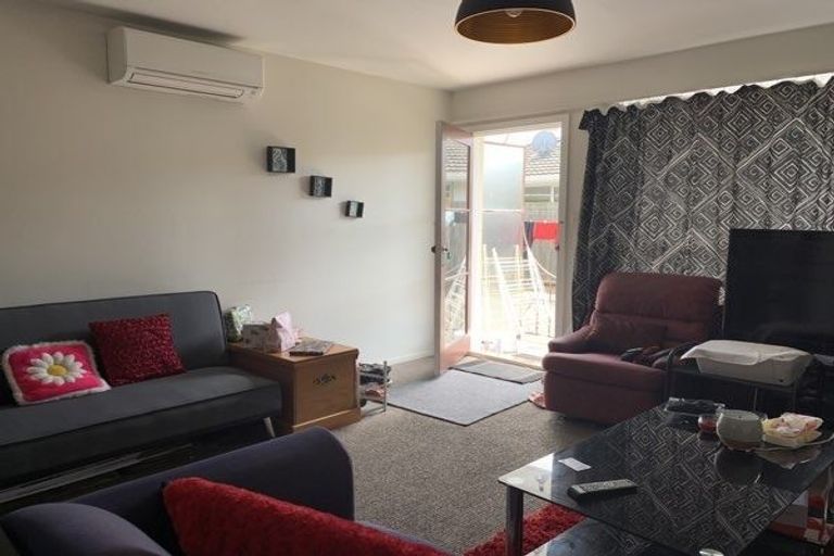 Photo of property in 2/15 Avonhead Road, Avonhead, Christchurch, 8042