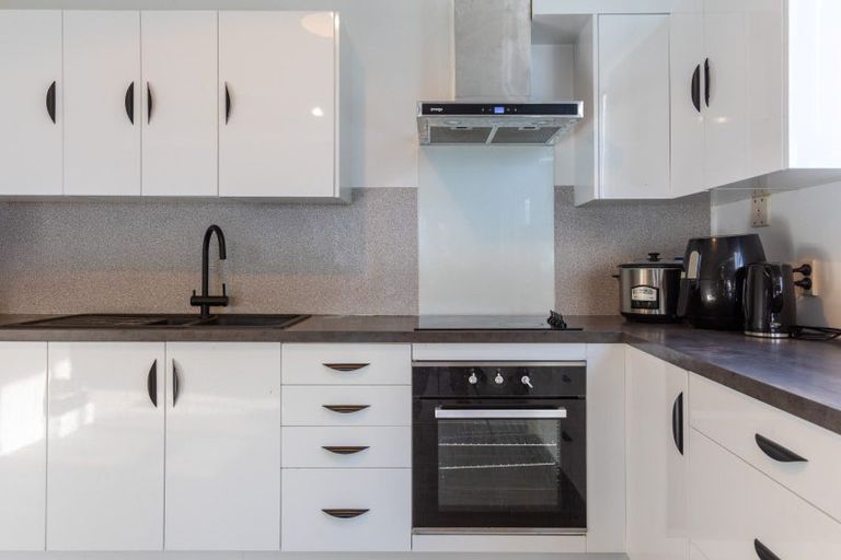 Photo of property in 37 Burgoyne Street, Woodville, 4920