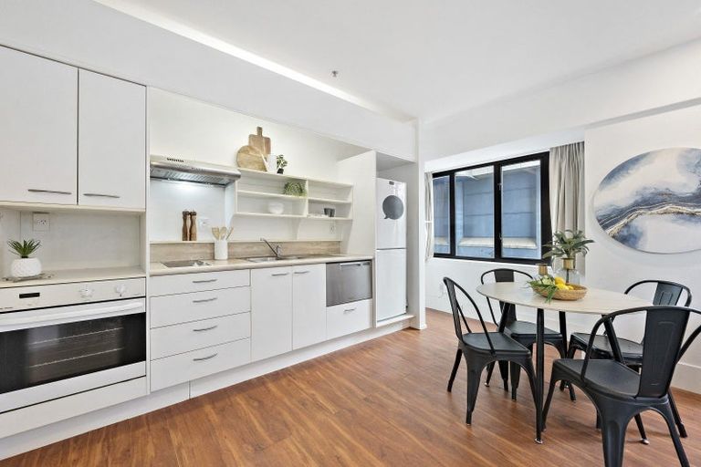 Photo of property in St Peters Apartments, 2a/192 Willis Street, Te Aro, Wellington, 6011