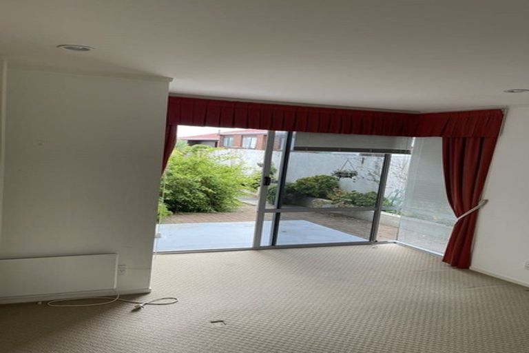 Photo of property in 2/14 Takutai Avenue, Bucklands Beach, Auckland, 2012