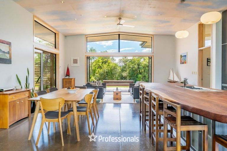 Photo of property in 12 Mount Marua Way, Timberlea, Upper Hutt, 5018