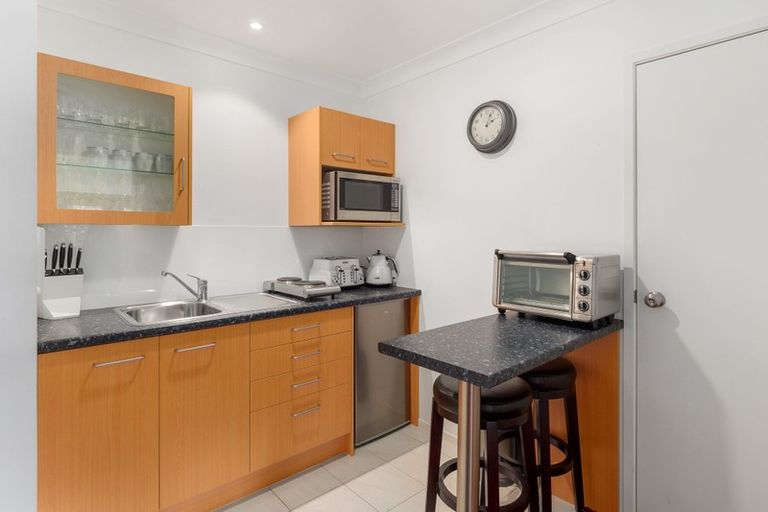 Photo of property in 118b Fourth Avenue, Tauranga, 3110