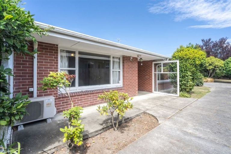 Photo of property in 277 Memorial Avenue, Burnside, Christchurch, 8053