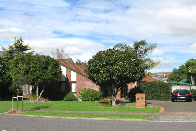 Photo of property in 14 Loloma Drive, Half Moon Bay, Auckland, 2012