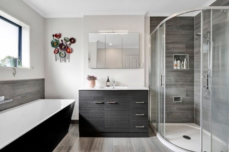 Photo of property in 19 Ashmore Drive, Frankleigh Park, New Plymouth, 4310