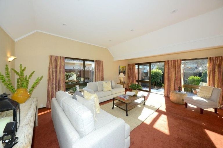 Photo of property in 11 Strathean Avenue, Avonhead, Christchurch, 8042