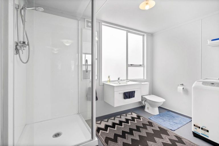 Photo of property in 90 Marine Parade, Bluff, 9814