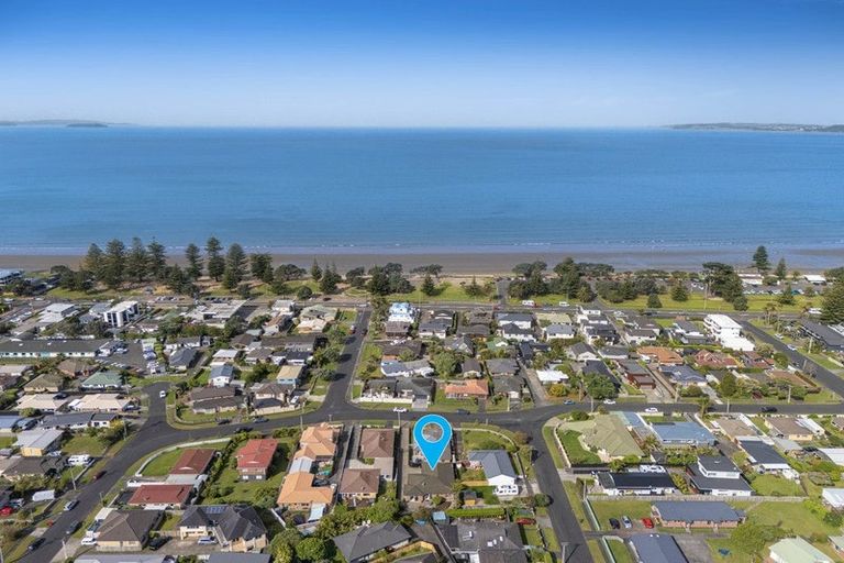 Photo of property in 12a Pine Road, Orewa, 0931