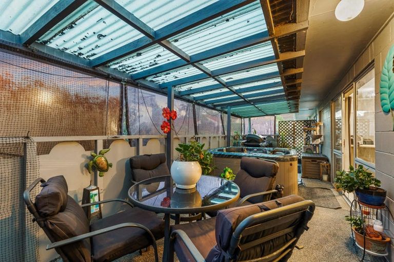 Photo of property in 16 Ribblesdale Road, Henderson, Auckland, 0612