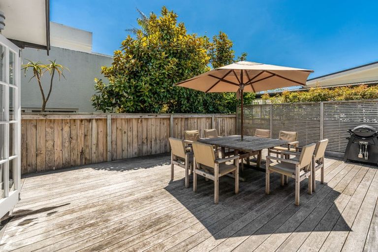 Photo of property in 1/2 Tennyson Street, Northcote Point, Auckland, 0627