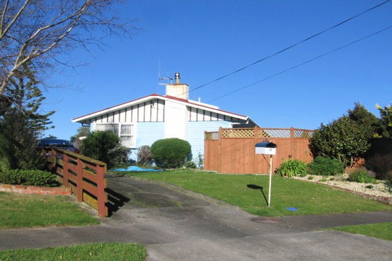 Photo of property in 17 Piper Place, Roslyn, Palmerston North, 4414