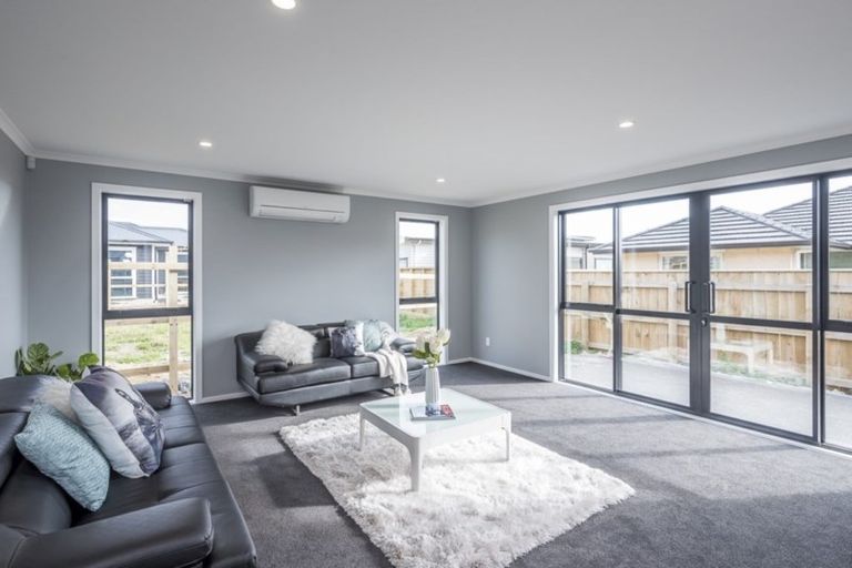 Photo of property in 10 Paioke Street, Waikanae, 5036