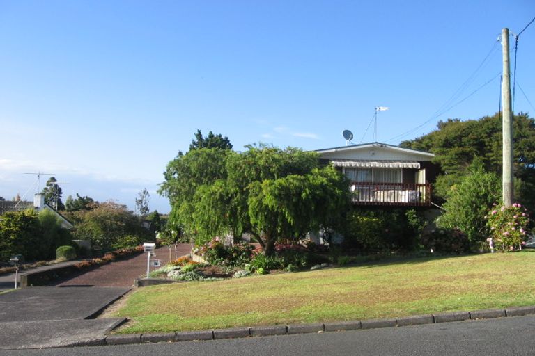 Photo of property in 51 Tui Glen Road, Birkenhead, Auckland, 0626