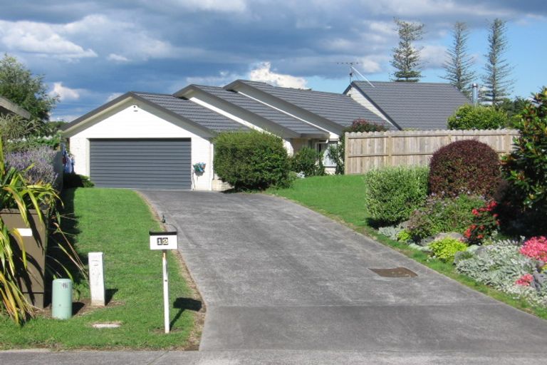 Photo of property in 12 Paradise Place, Pakuranga Heights, Auckland, 2010