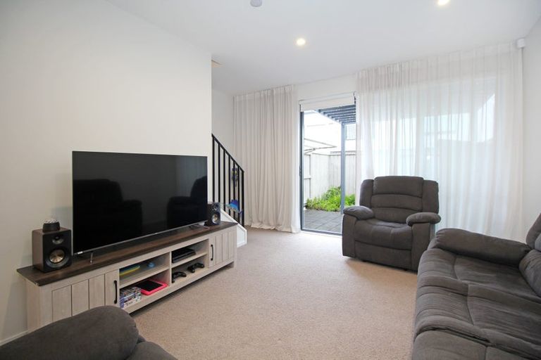 Photo of property in 10 Paterae Lane, Flat Bush, Auckland, 2019