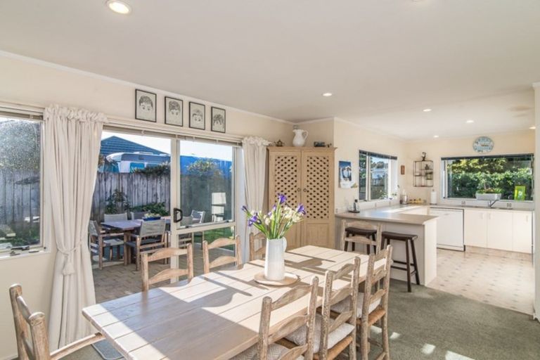 Photo of property in 19 Beach Haven Place, Paraparaumu Beach, Paraparaumu, 5032