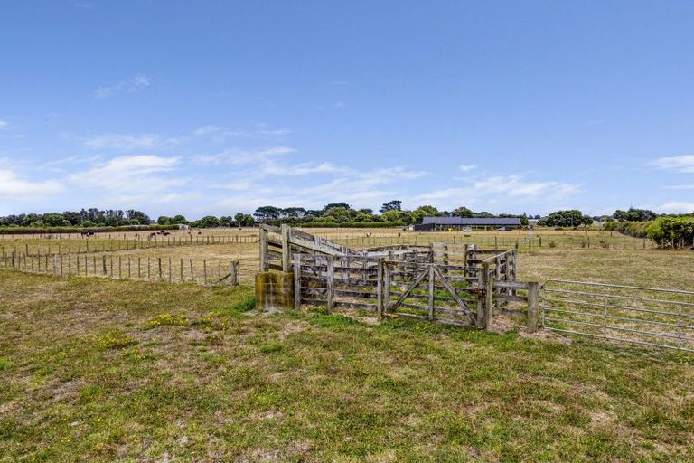 Photo of property in 1277 South Road, Manaia, Hawera, 4678