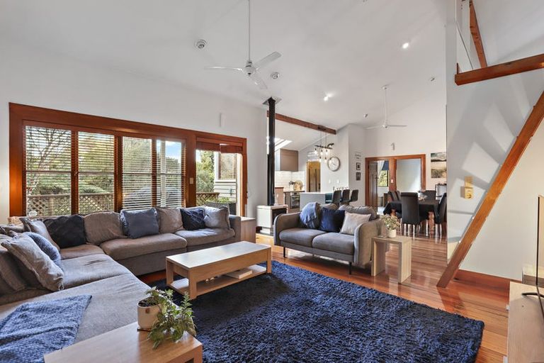 Photo of property in 47 Rimu Road, Oratia, Auckland, 0604