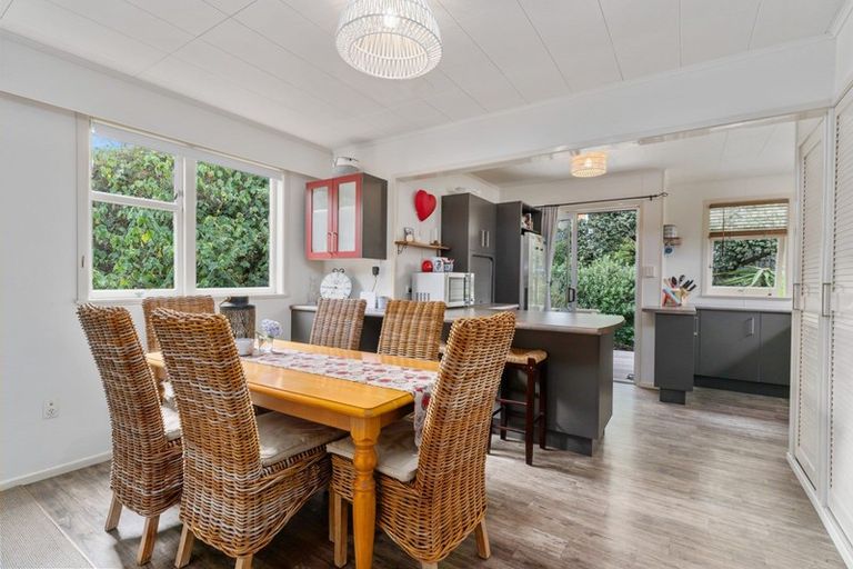 Photo of property in 4 Titoki Road, Waikanae Beach, Waikanae, 5036